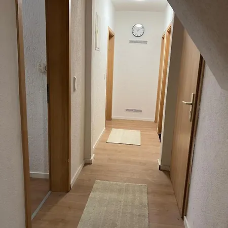 بيت ضيافة Monteurwohnung 9p Zentral 3*