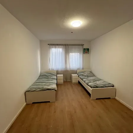 بيت ضيافة Monteurwohnung 9p Zentral 3*