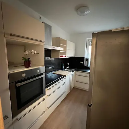 Monteurwohnung 9p Zentral 3* هام